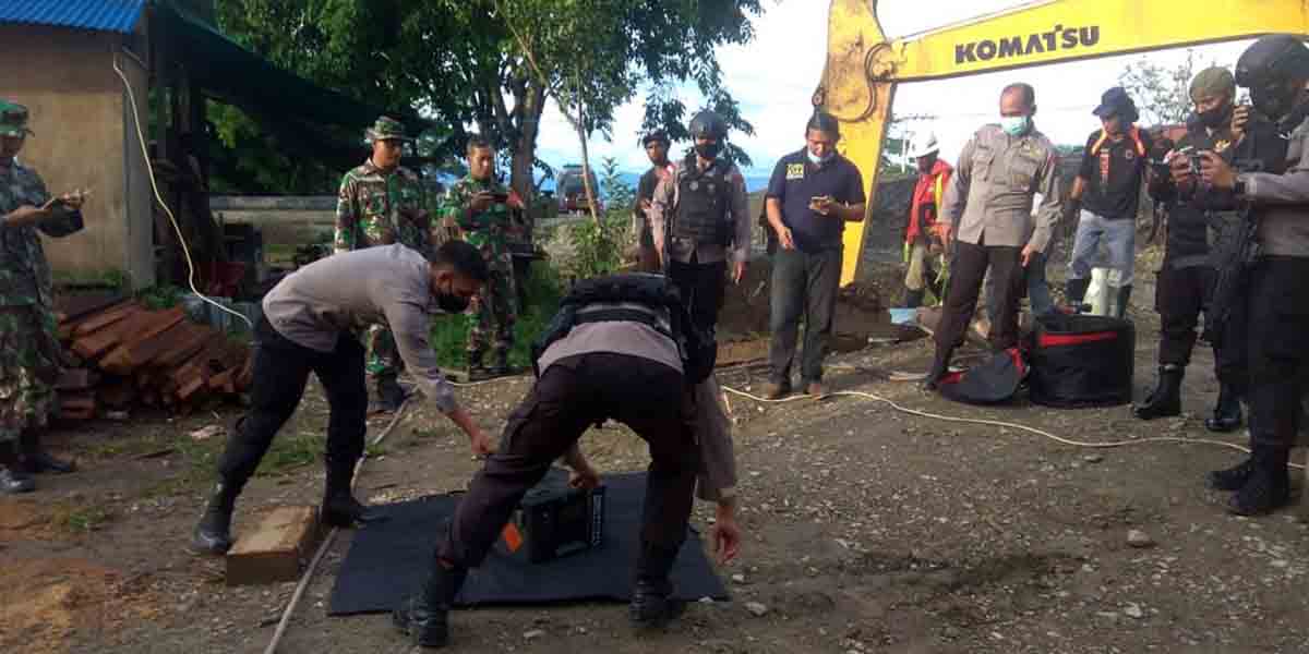pekerja-jembatan-di-timika-temukan-granat-aktif